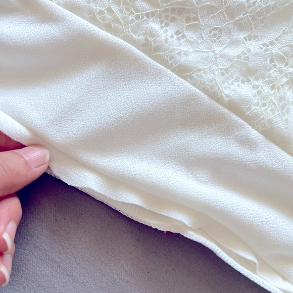 SOLD Free with purchase!! Lace crop top in size small - Picture 6 of 7